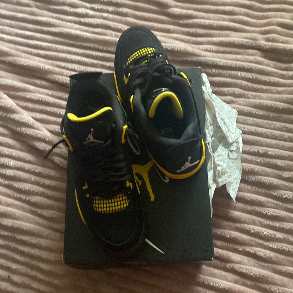 lightning jordan 4